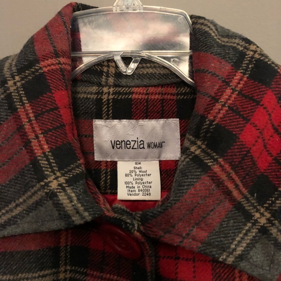 Winter coat. - Picture 3 of 3